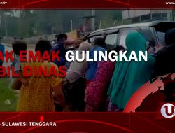 [Video] Emak Emak Gulingkan Mobil Dinas