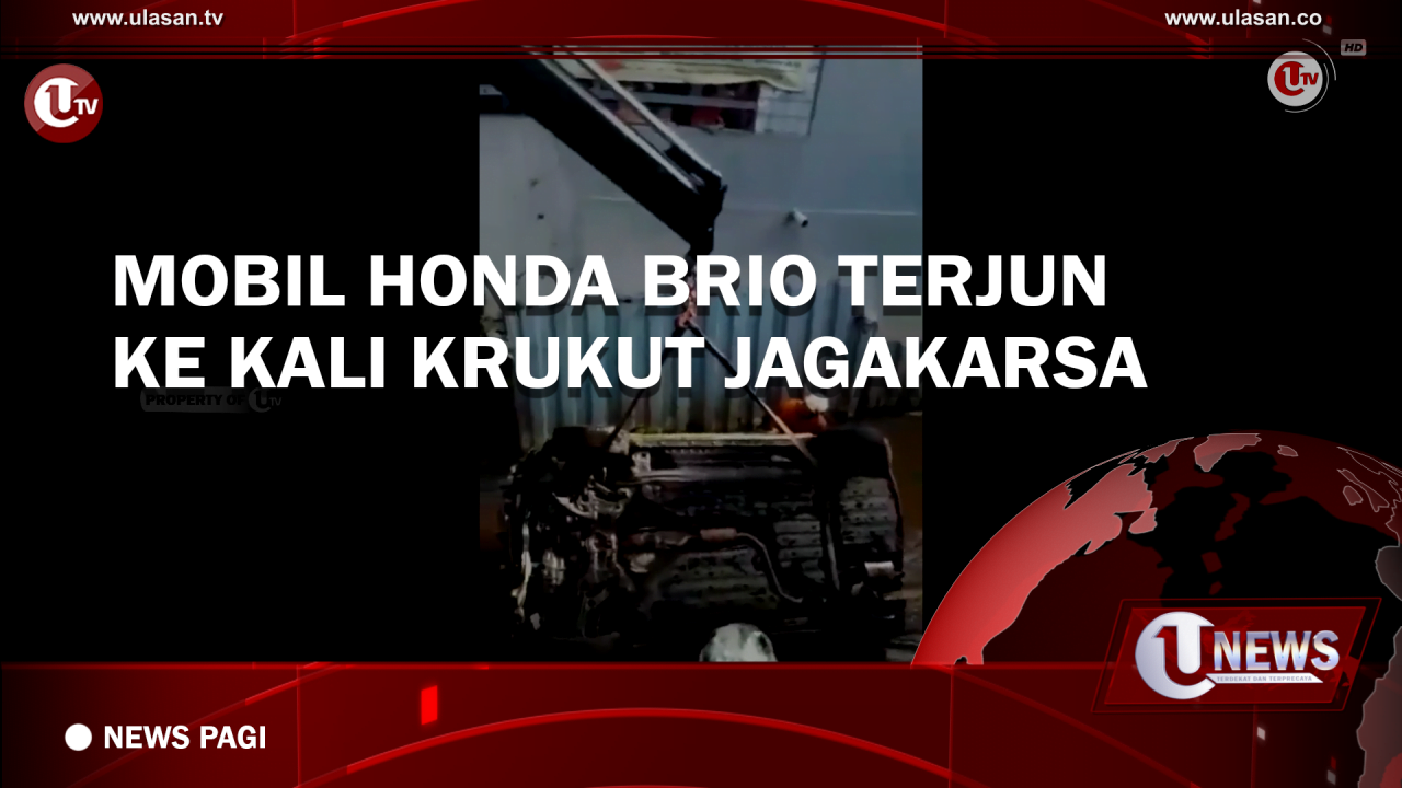 [Video] Mobil Honda Brio Terjun ke Kali Krukut Jagakarsa