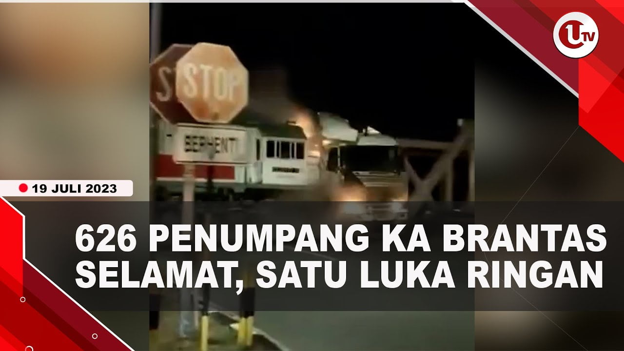 [Video] Kereta Api Brantas Tabrak Truk Tronton di Perlintasan Madukoro