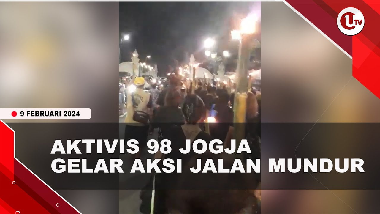 [Video] Forum Aktivis 98 Jogja Gelar Aksi Jalan Mundur Bawa Obor