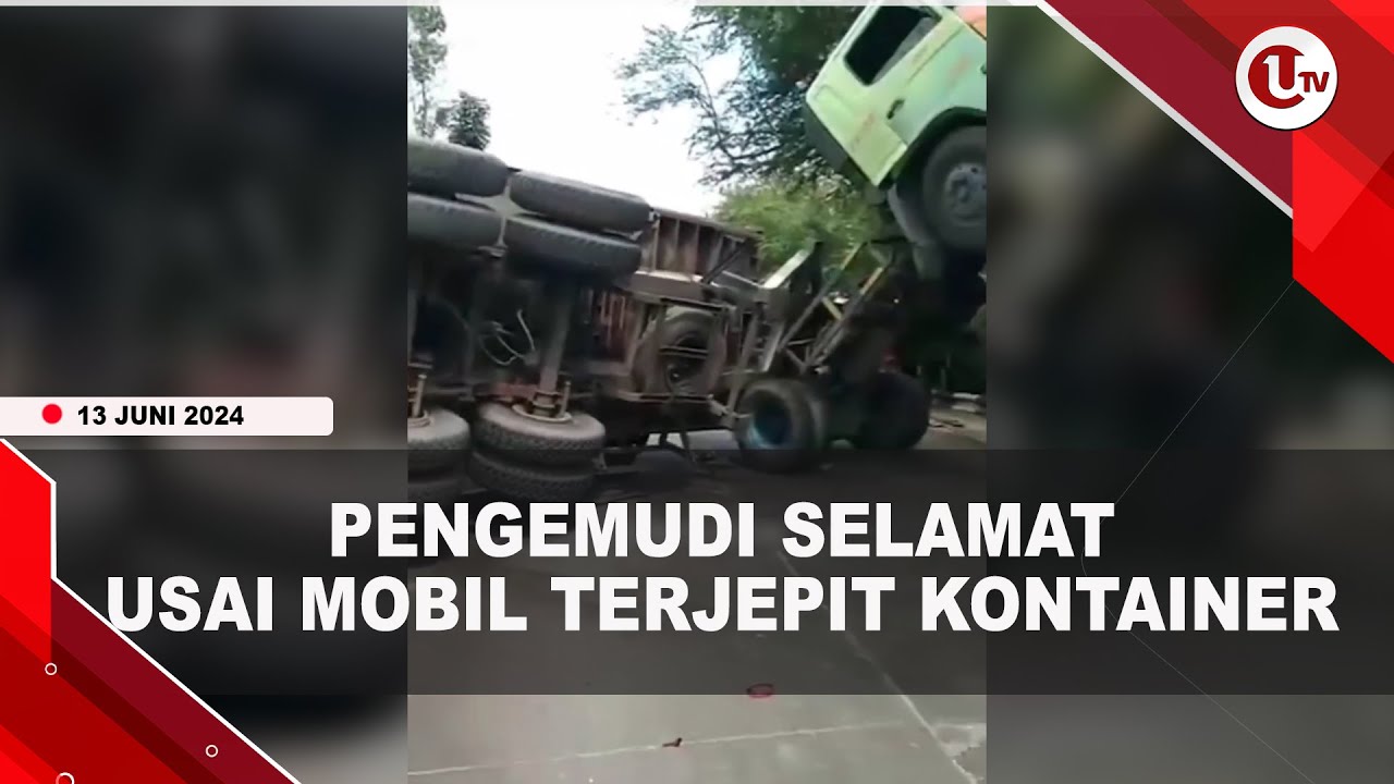 Truk Kontainer Terguling dan Timpa Mobil
