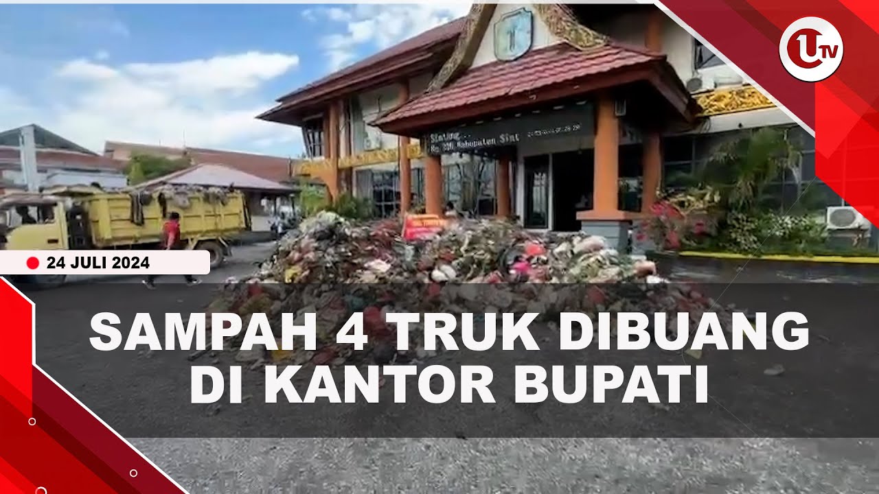 Warga Buang Sampah 4 Truk Di Kantor Bupati Dan DPRD Sintang