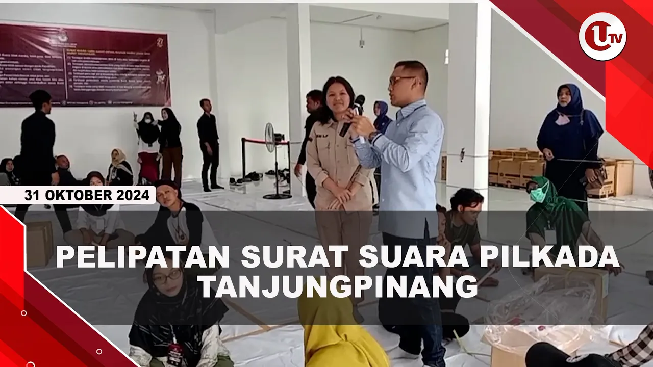Puluhan Petugas Mulai Sortir Hingga Lipat Surat Suara Pilkada