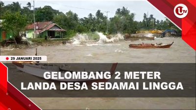 [VIDEO] Bahu Jalan Desa Sedamai Amblas Diterjang Gelombang 2 Meter
