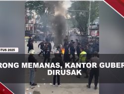 [VIDEO] Pemindahan Tahanan Politik Di Sorong Ricuh, Massa Rusak Kantor Gubernur | U-NEWS