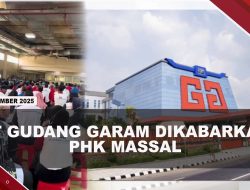 [VIDEO] Viral Video Pabrik Rokok Gudang Garam PHK Massal Karyawan | U-NEWS