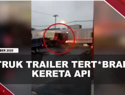 [VIDEO] Truk Terseret Kereta Api Hingga Belasan Meter | U-NEWS