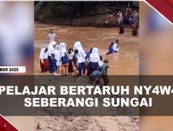 [VIDEO] Jembatan Putus, Pelajar B3rt4ruh Ny4w4 Menuju Sekolah | U-NEWS