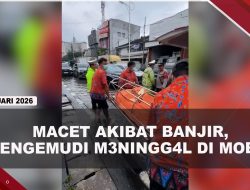 [VIDEO] Tragis, Pengemudi Meninggal di Mobil Saat Terjebak Macet Parah Akibat Banjir | U-NEWS