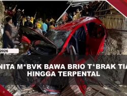 [VIDEO] Pengaruh Alkohol, Wanita Pengemudi Brio T4brak Tiang Hingga Terpental | U-NEWS