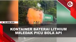 [VIDEO] Kontainer Berisi Baterai Lithium M#led4k, Bola Api Nyaris Sambar Petugas Damkar | U-NEWS