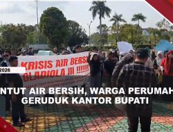 [VIDEO] Warga Perumahan Gladiola 3 Geruduk Di Kantor Bupati Karimun