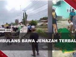 [VIDEO] Ambulans Bawa Jenazah Terbalik, Sopir Banting Setir Hindari Tabrakan | U-NEWS