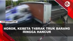 [VIDEO] Kereta Tabrak Truk di Polandia, Box Belakang Hancur Hingga Terseret | U-NEWS