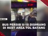 [VIDEO] Bus Rombongan Persib U-18 Diserang, 1 Ofisial Luka Hingga Kaca Bus Pecah | U-NEWS