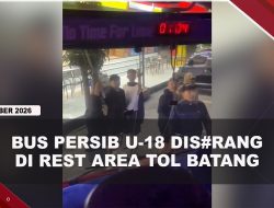 [VIDEO] Bus Rombongan Persib U-18 Diserang, 1 Ofisial Luka Hingga Kaca Bus Pecah | U-NEWS