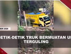 [VIDEO] Truk Bermuatan Ubi Terguling Saat Lintasi Jalan Menurun | U-NEWS